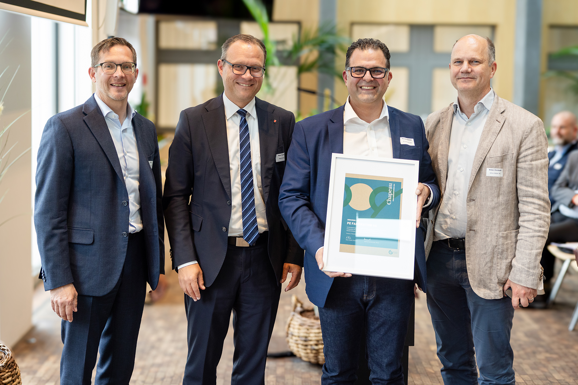 PE Fabrikation AG gewinnt den 11. Eingliederungspreis «Chapeau»